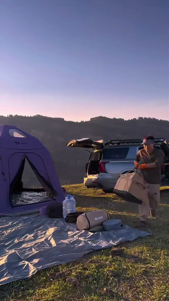 Inflatable Cabin Camping Tent with Integrated Pump detail 2